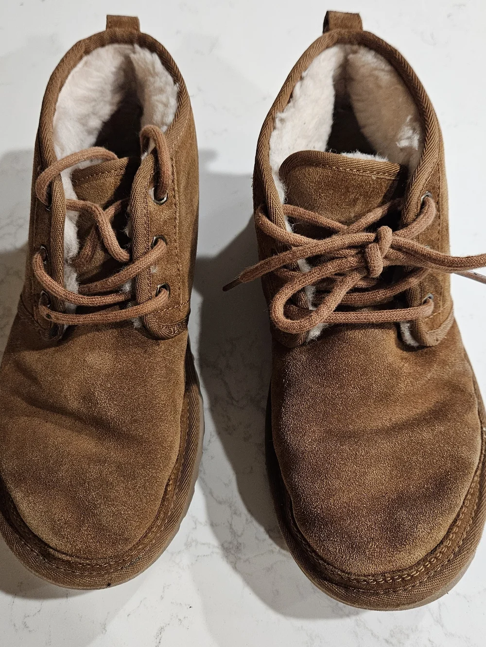 UGG Unisex Chestnut Suede Chukka Boots with Shearling Lining Size 7